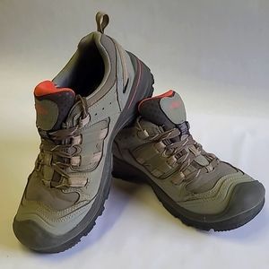 Keen hike shoe